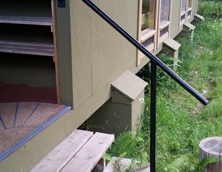 24 Female entrance