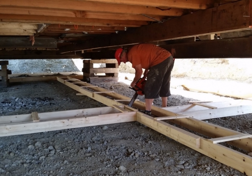 03 Cutting out section of footing wall where they're joined mid span