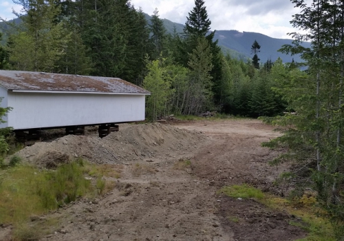 16 Rear of the house will face the barn
