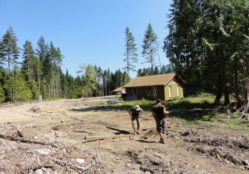 5don-and-carsten-digging-hole-for-gate-post