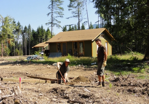 6don-and-carsten-digging-hole-for-gate-post